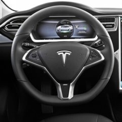 Tesla vrea să producă mașini mai ieftine