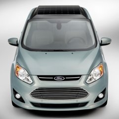 Autoturism de studiu alimentat cu energie solară de la Ford