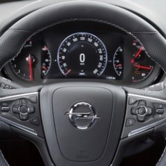 Noul Opel contra Dacia Sandero