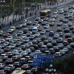 China vrea să înlăture 11 milioane de mașini poluante de pe străzi în următorii doi ani