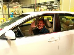 Toyota a răsplătit loialitatea unui angajat cu un model aniversar Camry