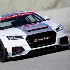 Audi a lansat un model TT de curse
