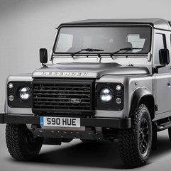Land Rover îl sărbătorește pe Defender printr-un model aniversar unic