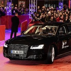 Audi A8 L W12 autonom a defilat ca o stea pe covorul roșu la Berlin